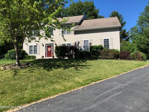 7 Clear Water Court, Halfmoon, NY, 12065 | Card Image