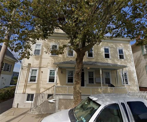 apt-1-32 Dearborn St, Newport, RI, 02840-3452 | Card Image