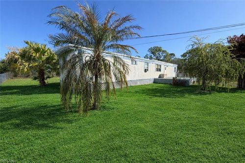 2204 Tucker Ln, NORTH FORT MYERS, FL, 33917 | Card Image