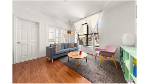 1d-220 W 111th St, New York, NY, 10026-4155 | Card Image