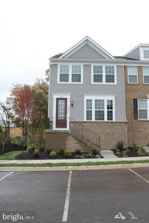 10665 Hinton Way, MANASSAS, VA, 20112-5898 | Card Image