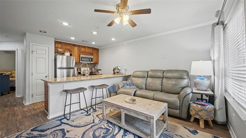 apt-142-9520 Seawall Blvd, Galveston, TX, 77554-5102 | Card Image