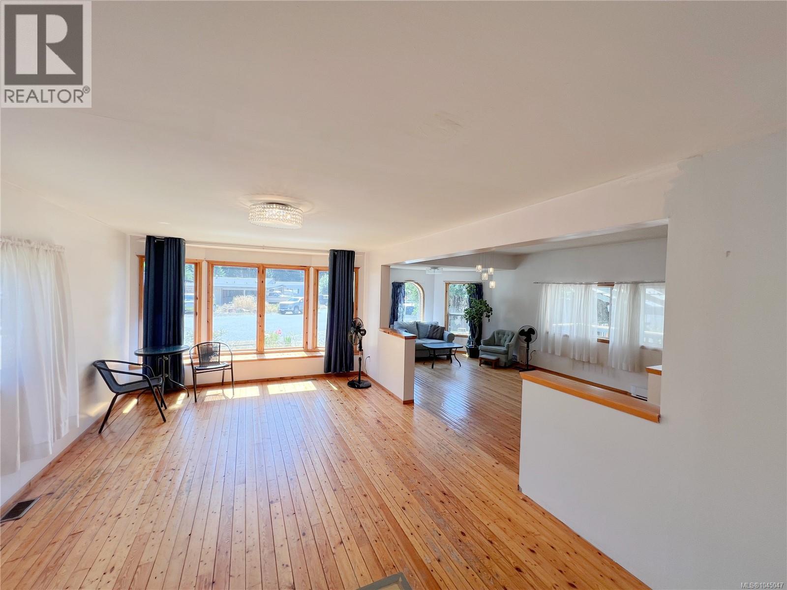 Residential in Gold River 4