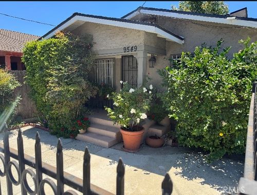 9549 Defiance, Los Angeles, CA, 90002 | Card Image