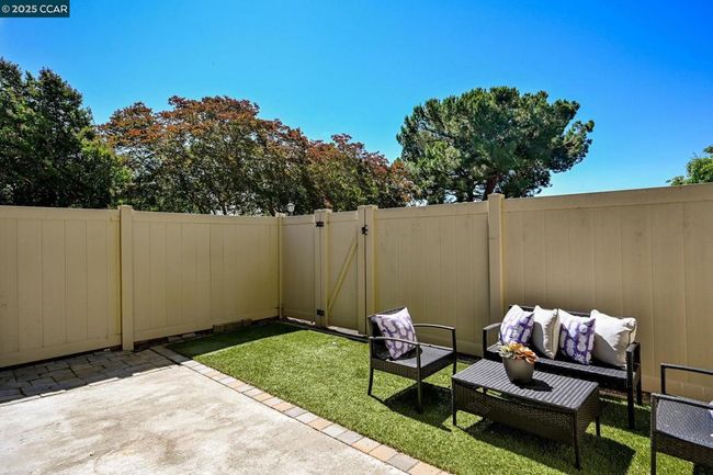 761 Pine St, Townhouse with 3 bedrooms, 2 bathrooms and 1 parking in Livermore CA | Image 19