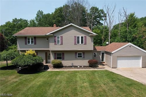 387 Douglas Blvd, Richmond Heights, OH, 44143-1745 | Card Image