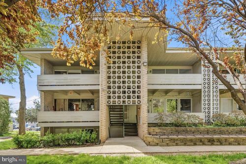 apt-c2-124 Haycock Rd, FALLS CHURCH, VA, 22046-2106 | Card Image