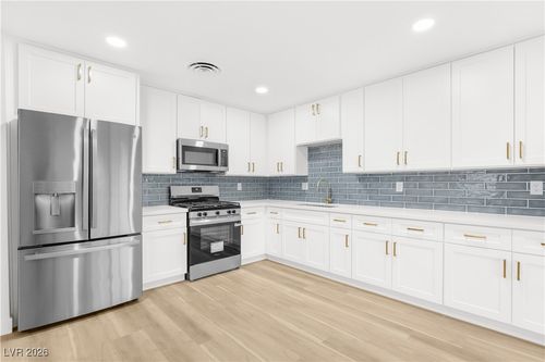 2805 Sandy Ln, Las Vegas, NV, 89115-3141 | Card Image