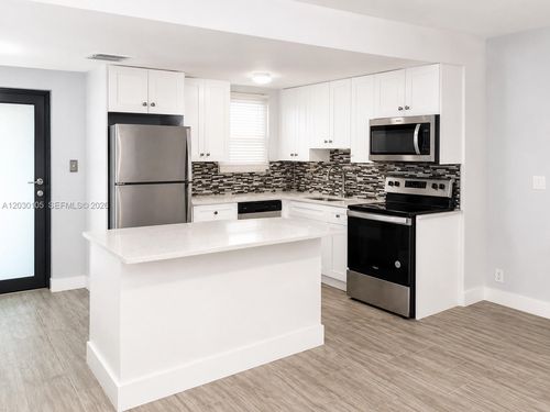 209-209 Sw 5th St, Dania Beach, FL, 33004-3939 | Card Image