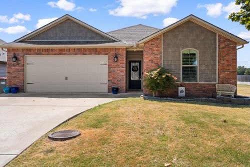 1508 W 11th St, Grove, OK, 74344-2833 | Card Image