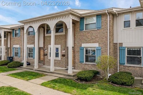 8114 Clay Ct, Sterling Heights, MI, 48313-4600 | Card Image