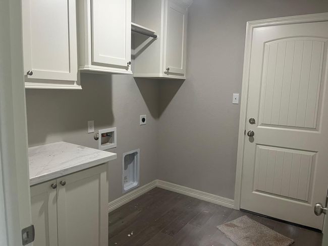 1714 Flintlock Ct, House other with 4 bedrooms, 2 bathrooms and 2 parking in Angleton TX | Image 4