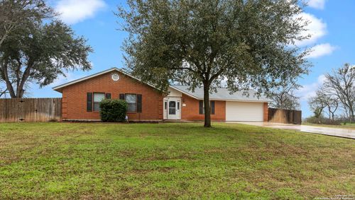 300 Ridge Crest Dr, Seguin, TX, 78155-9407 | Card Image