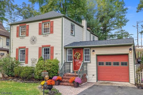 233 Maple Ave, Dunellen, NJ, 08812-1612 | Card Image