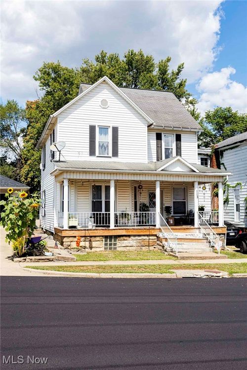 113 E 4th St, Uhrichsville, OH, 44683-1824 | Card Image