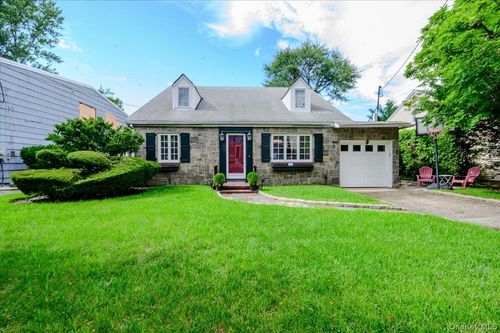 928 Northfield Rd, Woodmere, NY, 11598-1616 | Card Image