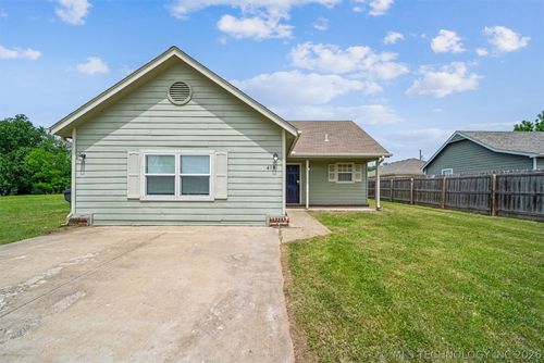 419 E Dogwood Street, Coweta, OK, 74429 | Card Image