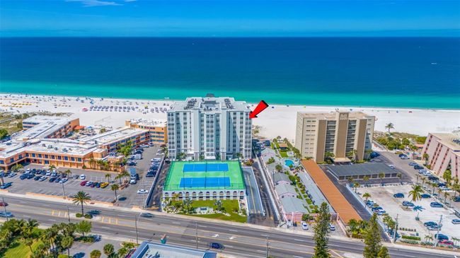 909 - 4950 Gulf Boulevard, Condo with 2 bedrooms, 2 bathrooms and null parking in St Pete Beach FL | Image 3