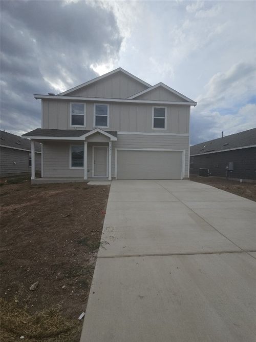 2317 Sprinkle Dr, Lockhart, TX, 78644-5324 | Card Image