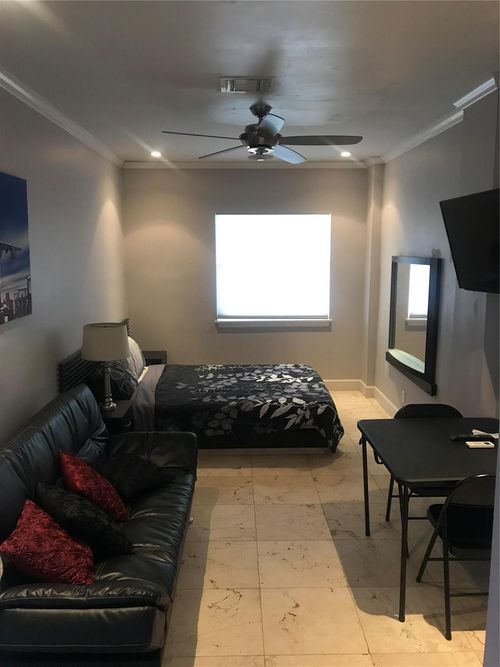 studio-80 Nw 45th Ct, Oakland Park, FL, 33309-3956 | Card Image