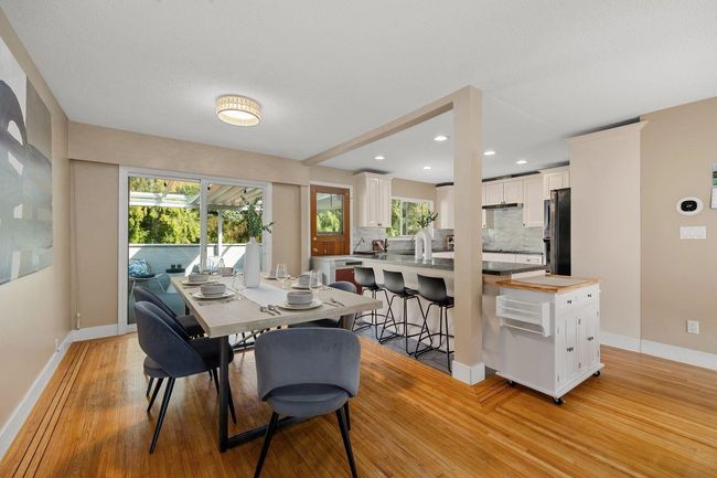 912 Seacrest Crt, House other with 6 bedrooms, 3 bathrooms and 3 parking in Port Moody BC | Image 6