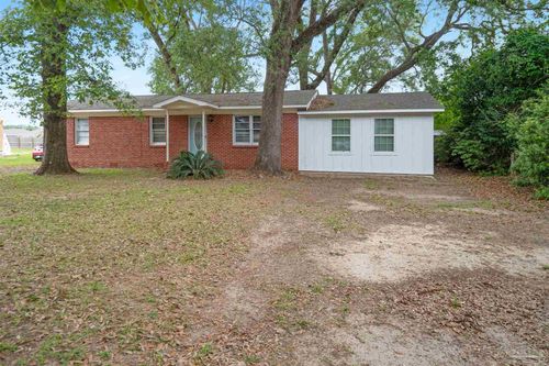 118 Czar Ln, Pensacola, FL, 32503-7518 | Card Image