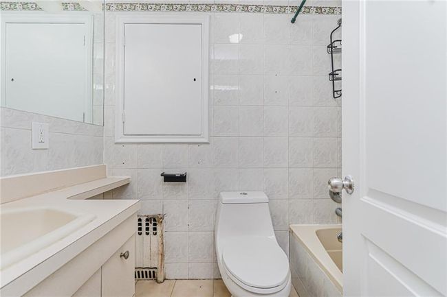 592 39 Th St, Home with 5 bedrooms, 2 bathrooms and null parking in Brooklyn NY | Image 11