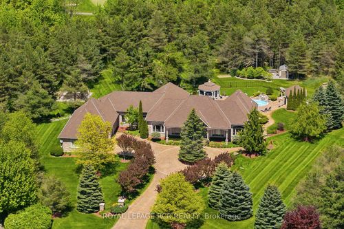 7 Sugarbush Lane, Uxbridge, ON, L9P2A1 | Card Image