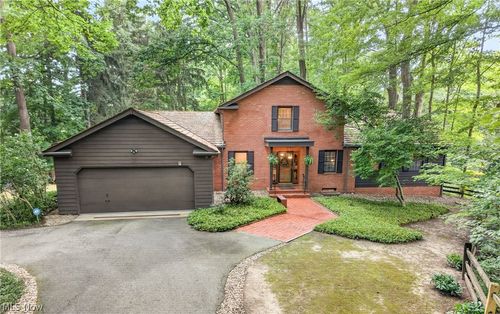 7511 Brigham Rd, Gates Mills, OH, 44040-9782 | Card Image