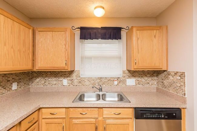 5975 Pennington Creek Dr, Condo with 3 bedrooms, 3 bathrooms and null parking in Dublin OH | Image 19