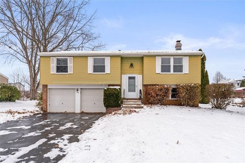 24 Ridge Meadows Dr, Spencerport, NY, 14559-1656 | Card Image