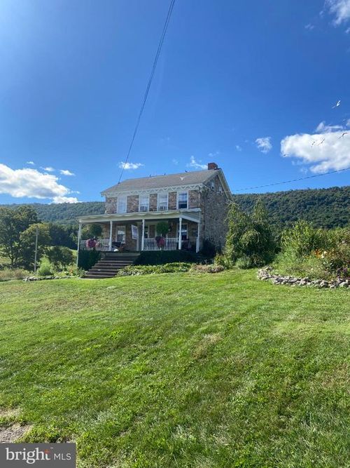 15806 Mefford Rd, EAST WATERFORD, PA, 17021-9405 | Card Image