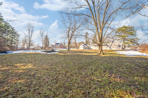15087 Holly Rd, Holly, MI, 48442-1138 | Card Image