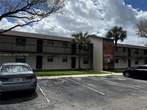 204-6001 Shakerwood Cir, Tamarac, FL, 33319-2360 | Card Image