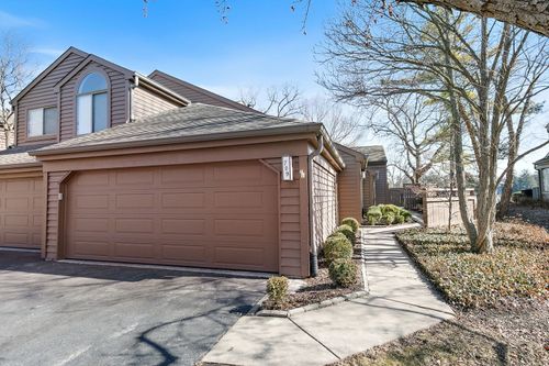 709-709 Woodbridge Ct, Lake Barrington, IL, 60010-3857 | Card Image