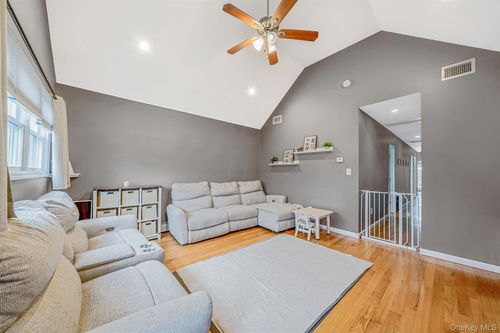 1515 Cross Bay Blvd, Broad Channel, NY, 11693-1223 | Card Image