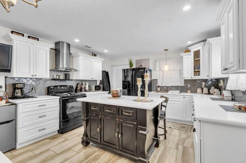 2081 Us Highway 190 E, Woodville, TX, 75979-8704 | Card Image