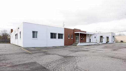 2424 Kansas Ave, Flint, MI, 48506-3808 | Card Image