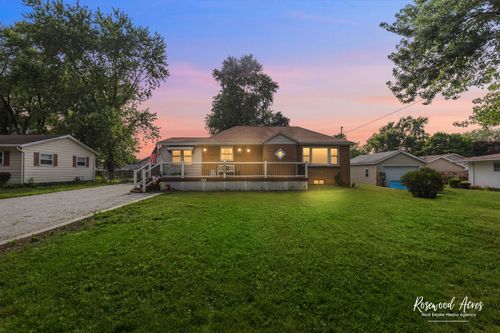 305 N 3rd St, Danforth, IL, 60930-9053 | Card Image