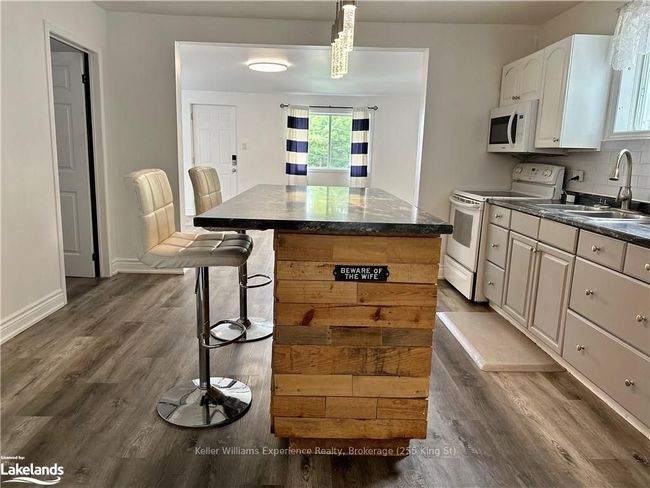 67 Grandview Rd, House other with 3 bedrooms, 2 bathrooms and 5 parking in Port Mcnicoll ON | Image 4