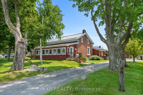 {{alt}} | Card Image