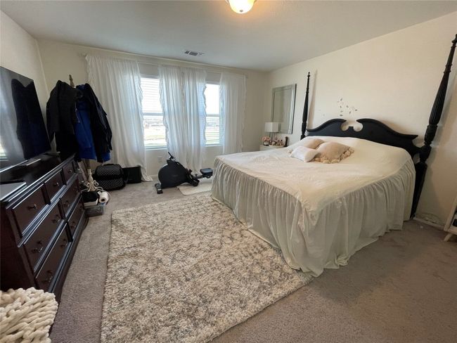 Large windows for plenty of natural light. | Image 20