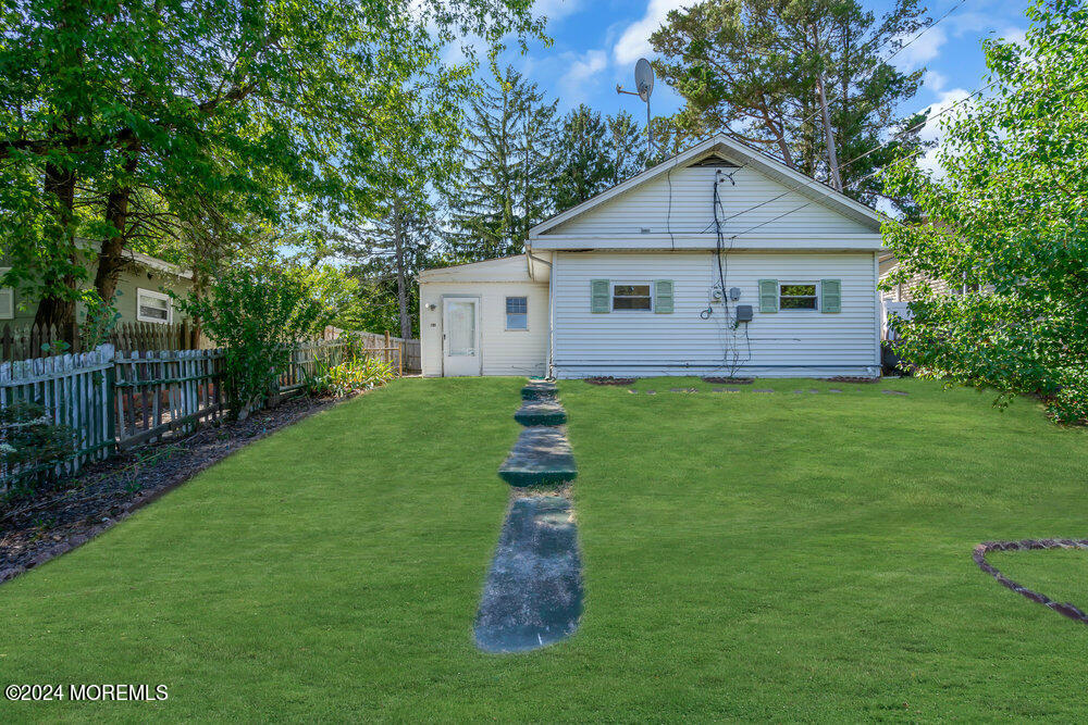 Falcon Dr, Little Egg Harbor Twp, NJ 08087