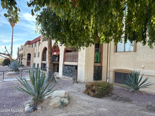 716-6335 N Barcelona Ln, Tucson, AZ, 85704-5466 | Card Image