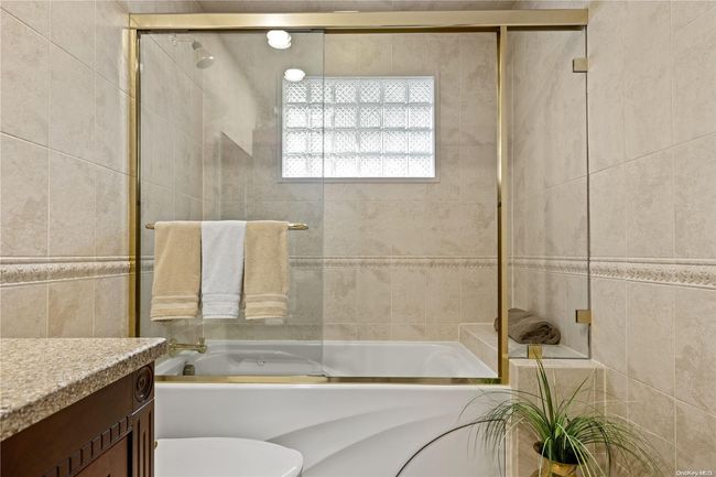 122 Hayrick Ln, House other with 4 bedrooms, 3 bathrooms and null parking in Commack NY | Image 21
