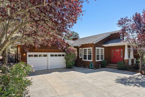 4 Snowden Ln, Fairfax, CA, 94930-1029 | Card Image