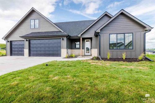 3910 Travers Circle, Manhattan, KS, 66503 | Card Image