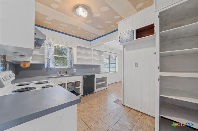 518 E Avenue G, House other with 3 bedrooms, 2 bathrooms and null parking in Rosebud TX | Image 5