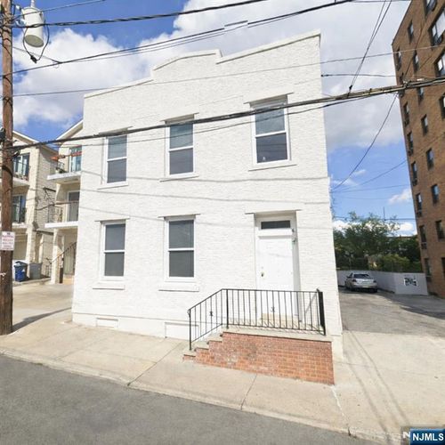 12 68th St, Guttenberg, NJ, 07093-4402 | Card Image