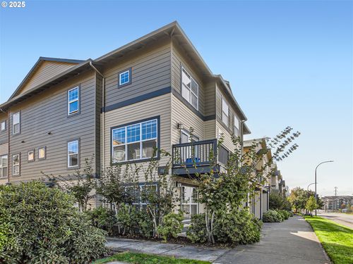 unit-201-1040 Sw 170th Ave, Beaverton, OR, 97003-8085 | Card Image